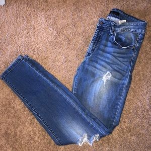 Distressed skinny jeans